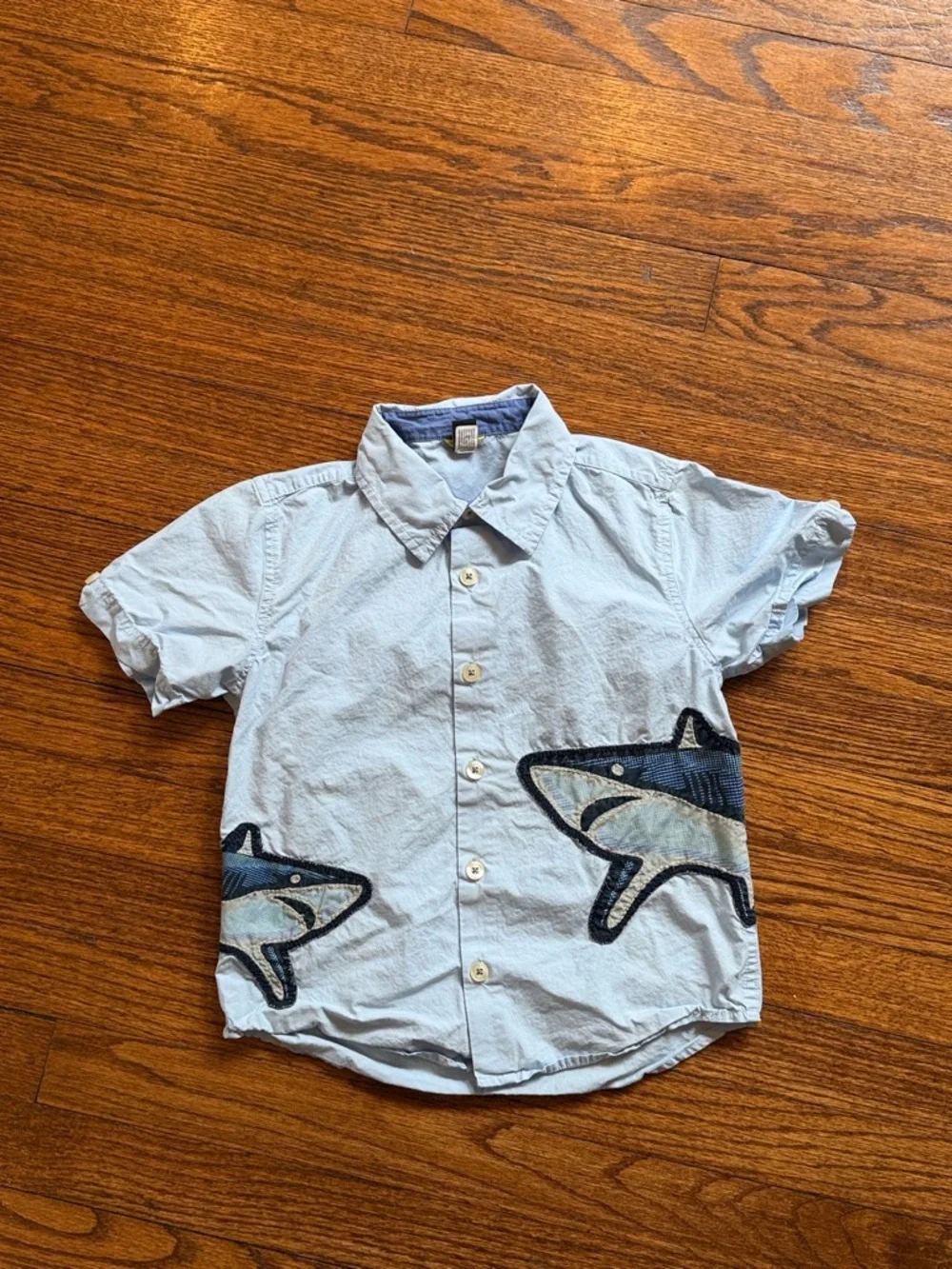 Gap Boys’ Light Blue Short Sleeve Button-Up Shirt with Shark Appliqués 🦈